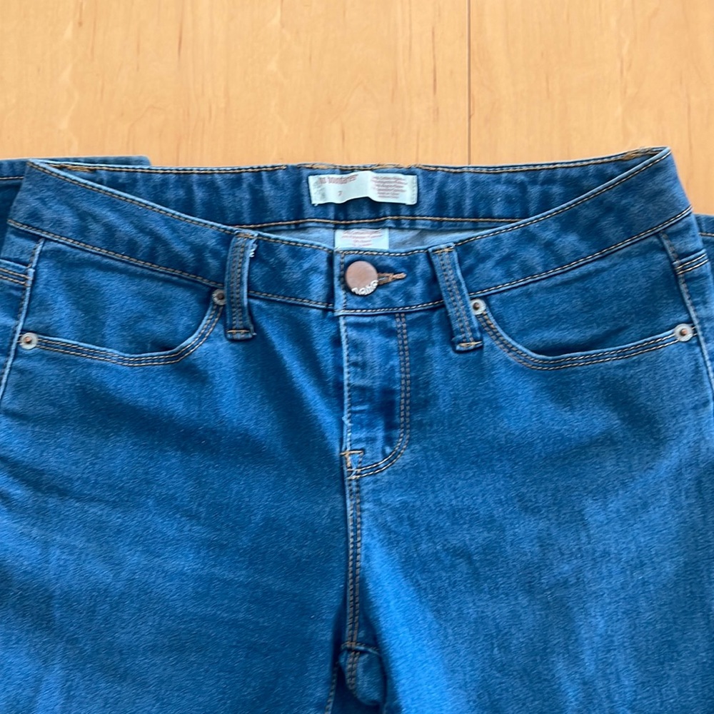 No Boundaries Stretchy Jeans - Picture 2 of 5